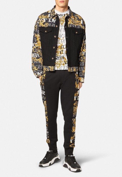 футболка  от бренда versace jeans couture вид слева