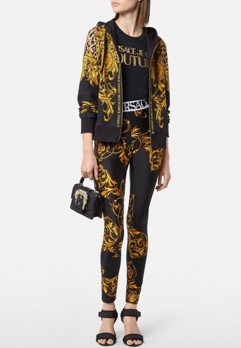 футболка  от бренда versace jeans couture вид слева