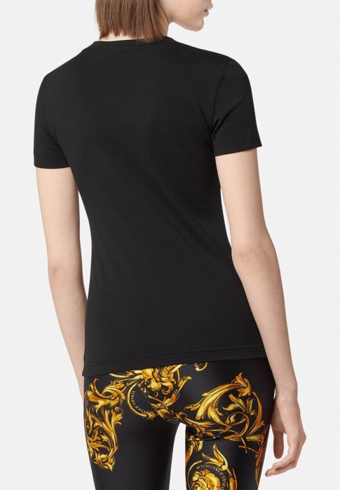 Товар черного цвета с внутренней стороны