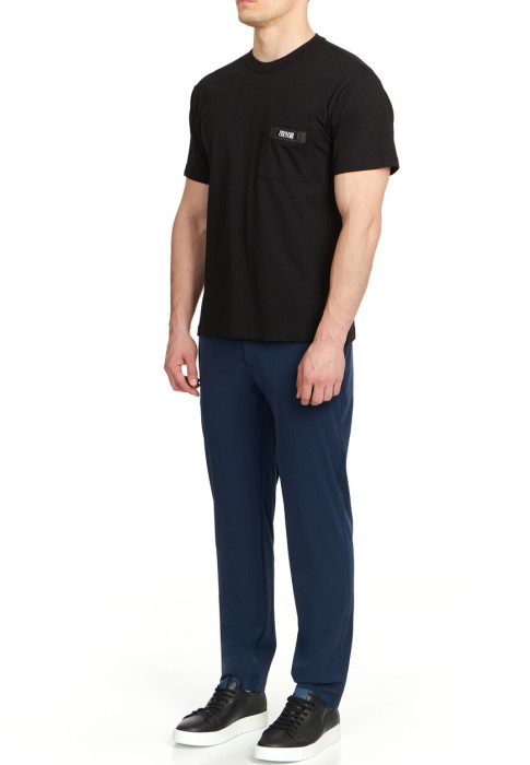 футболка  от бренда versace jeans couture вид слева