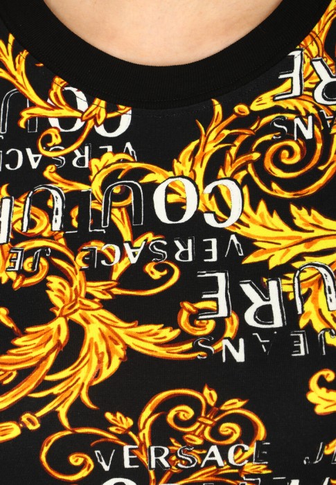 Товар черного цвета с внутренней стороны