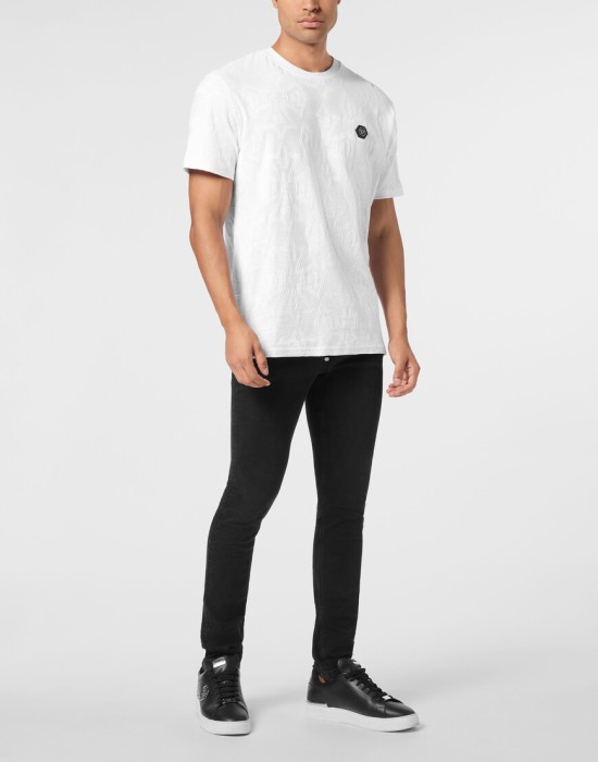 Товар белого цвета с внутренней стороны