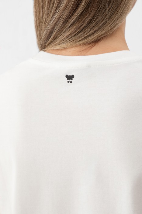 Товар белого цвета с внутренней стороны