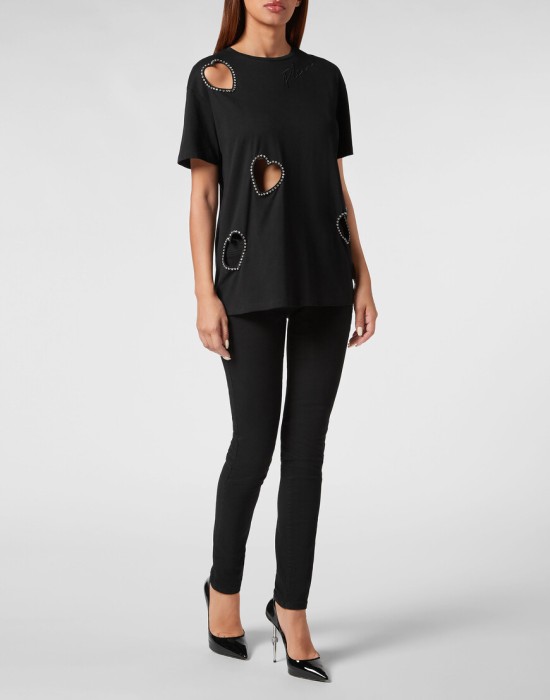 Товар черного цвета с внутренней стороны