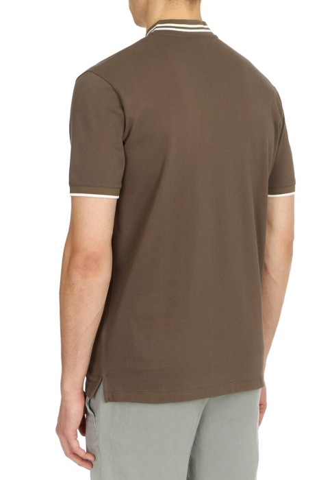 Товар коричневого цвета с внутренней стороны