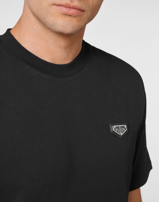 футболка  из америки вид сбоку