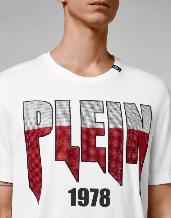 футболка  из америки вид сбоку