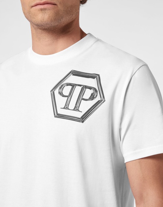 футболка  из америки вид сбоку