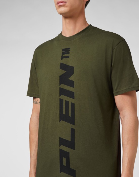 футболка  из америки вид сбоку