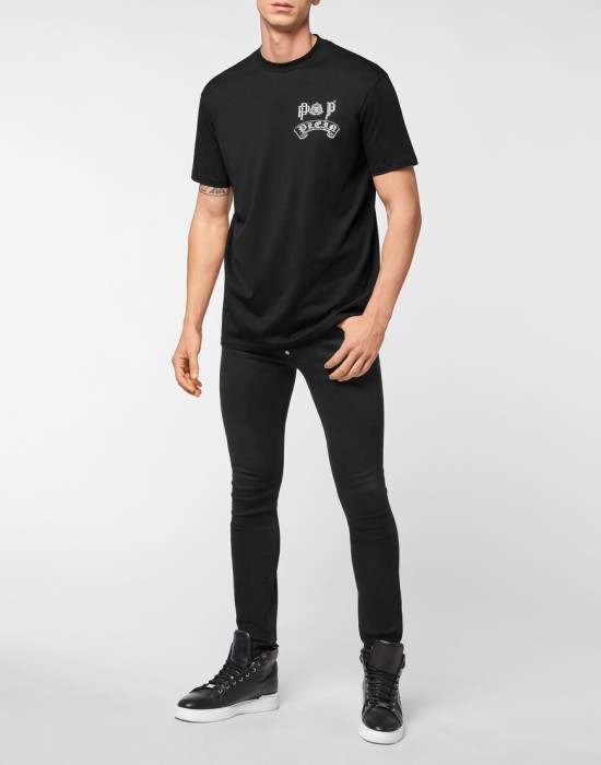 Товар черного цвета с внутренней стороны