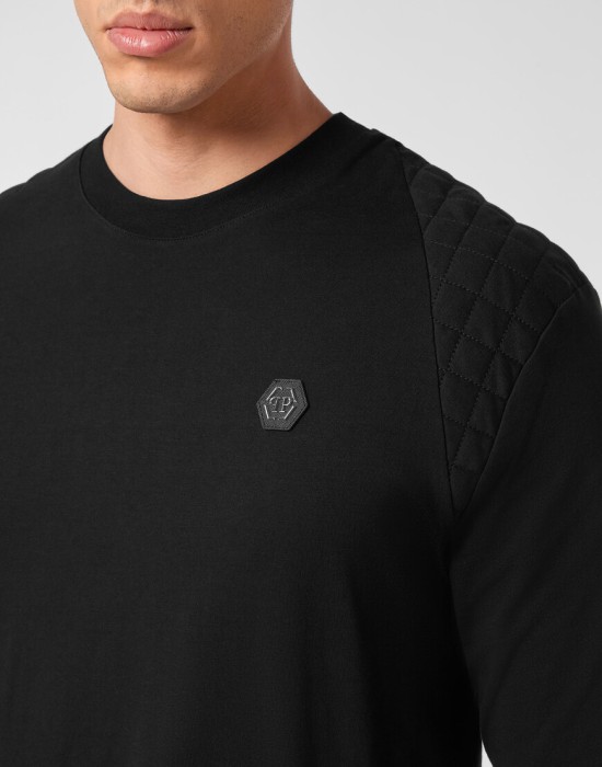 футболка  из проверенных материалов спереди