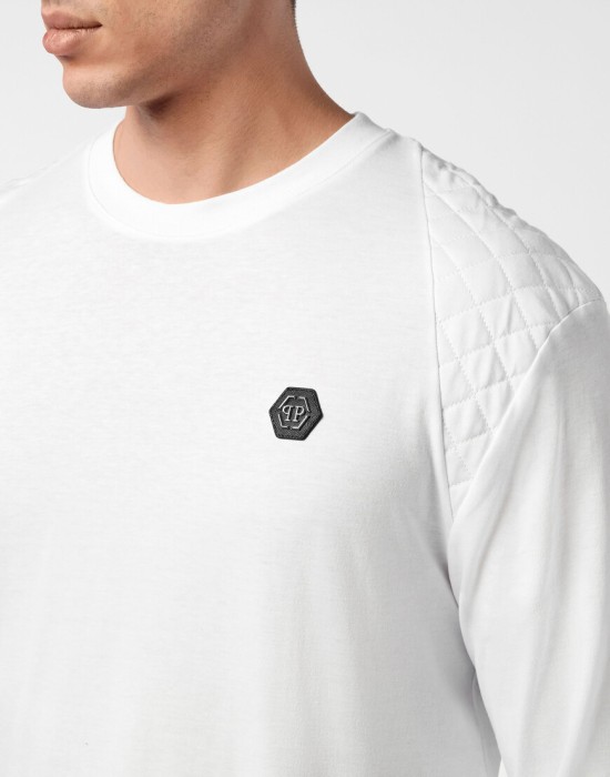 футболка  из проверенных материалов спереди