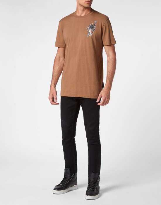 Товар коричневого цвета с внутренней стороны