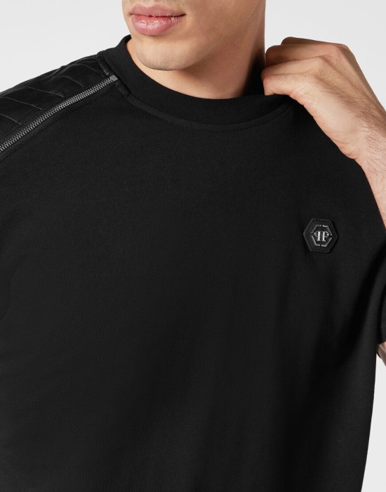 футболка  из проверенных материалов спереди