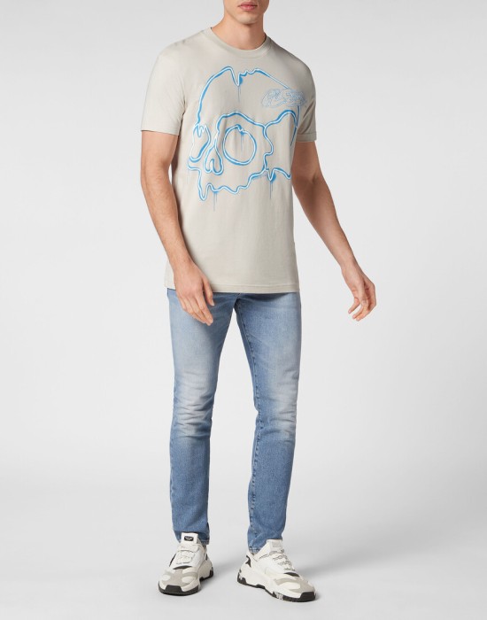 Товар бежевого цвета с внутренней стороны