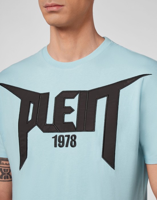 футболка  из проверенных материалов спереди