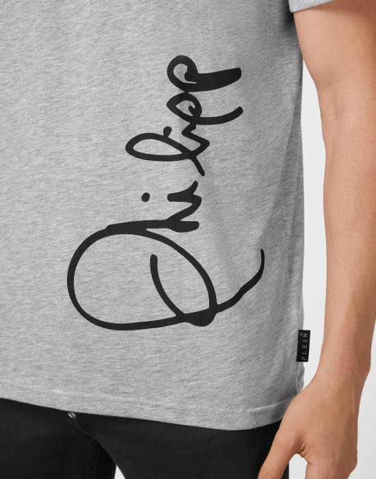 футболка  из проверенных материалов спереди