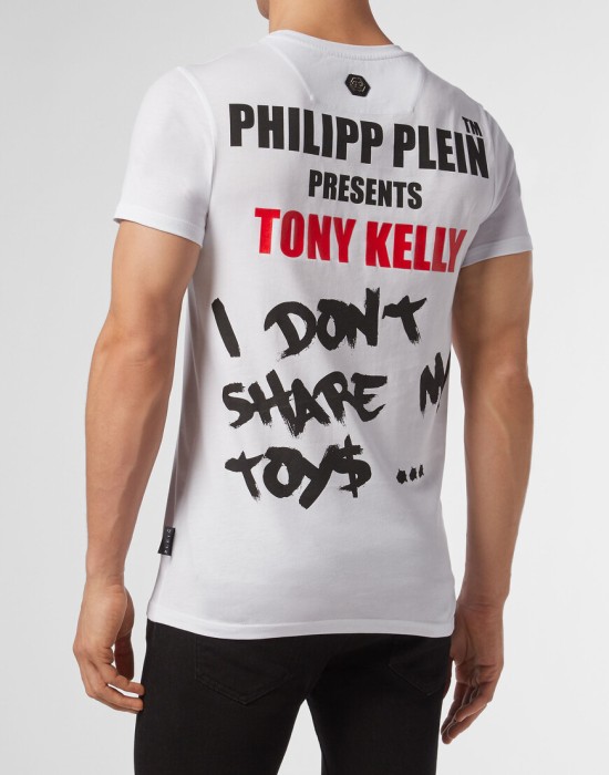 Товар белого цвета с внутренней стороны