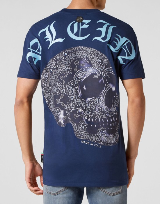 футболка  из америки вид сбоку