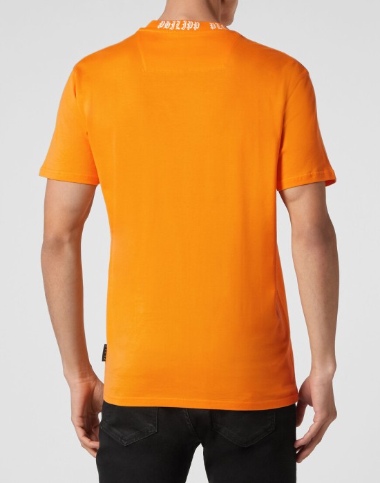 футболка  из америки вид сбоку