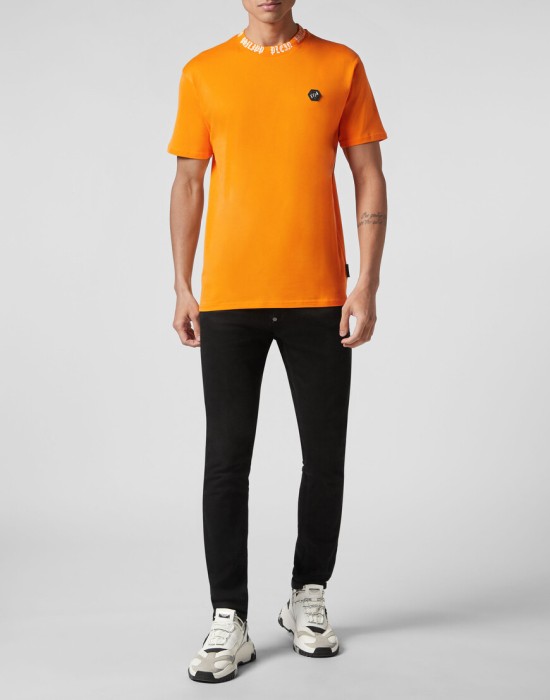 Товар оранжевого цвета с внутренней стороны