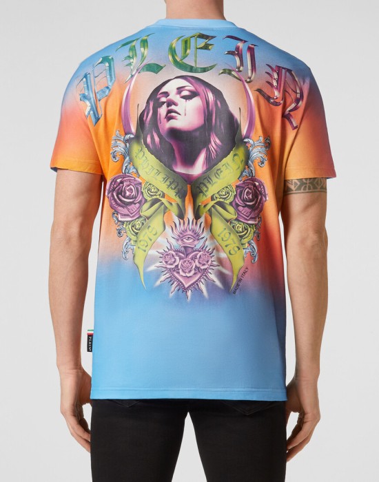 футболка  из америки вид сбоку