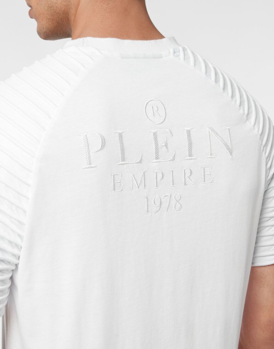 футболка  из проверенных материалов спереди