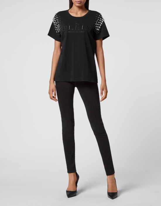 Товар черного цвета с внутренней стороны