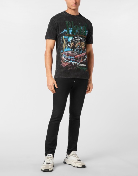 Товар черного цвета с внутренней стороны