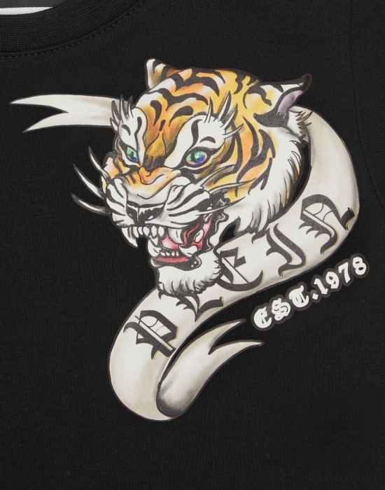 футболка  из америки вид сбоку