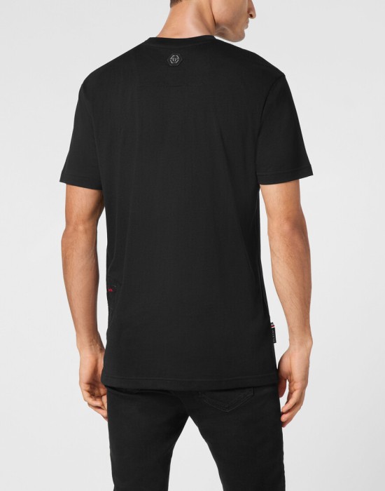 футболка  из америки вид сбоку