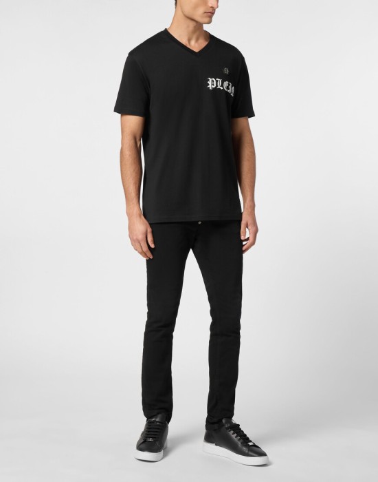 Товар черного цвета с внутренней стороны