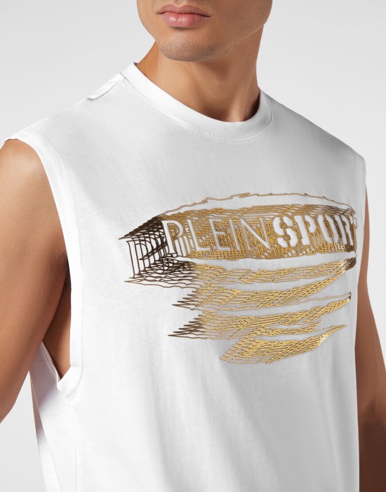 футболка  из италии вид сбоку