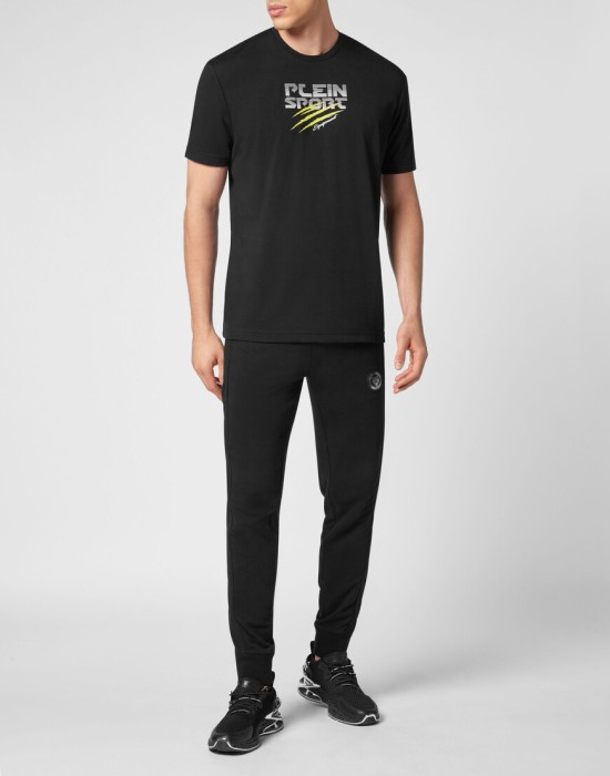 Товар черного цвета с внутренней стороны