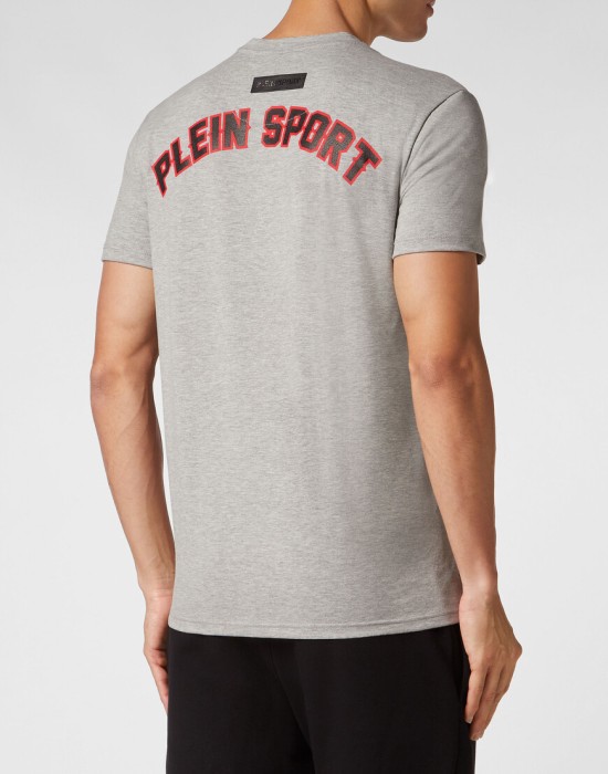 футболка  из италии вид сбоку