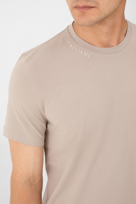 футболка  из италии вид сбоку