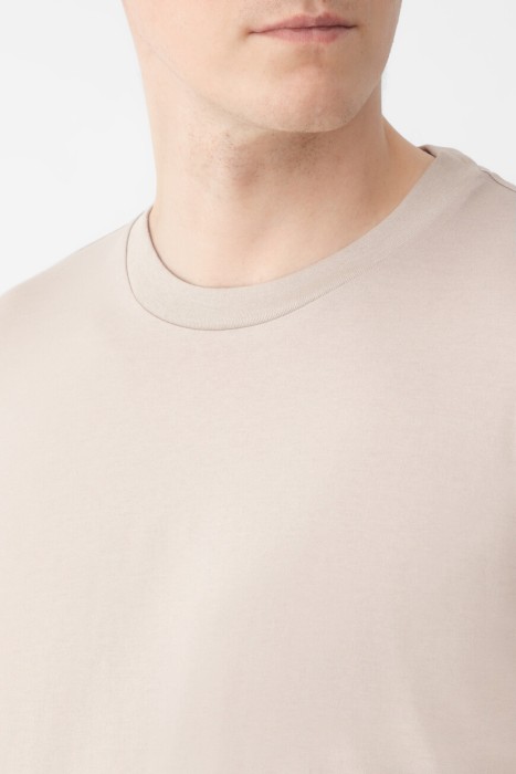 футболка  из италии вид сбоку