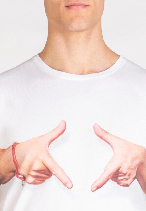 Товар белого цвета с внутренней стороны