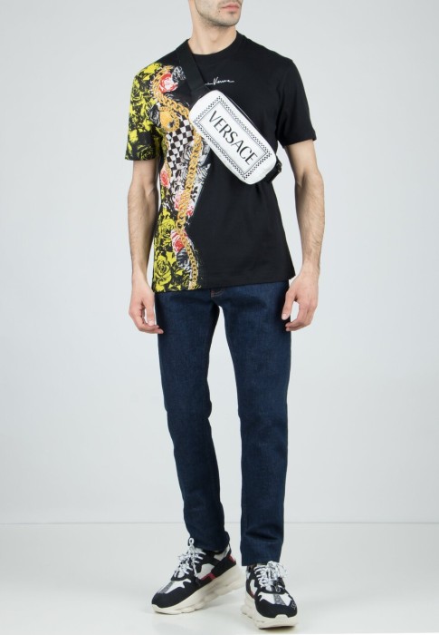 Товар черного цвета с внутренней стороны