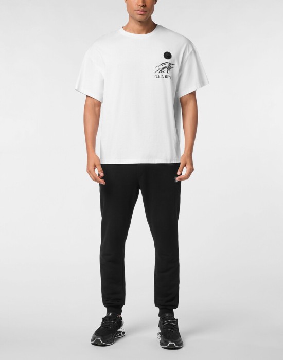 Товар белого цвета с внутренней стороны