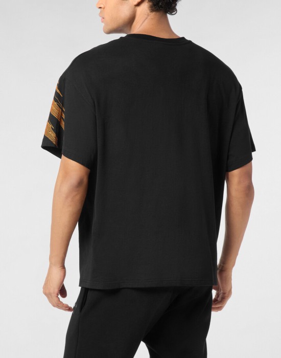 футболка  из италии вид сбоку