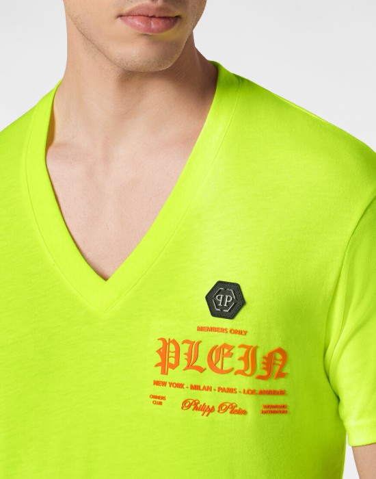 футболка  из проверенных материалов спереди