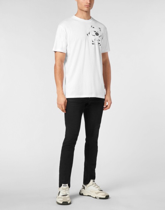 Товар белого цвета с внутренней стороны