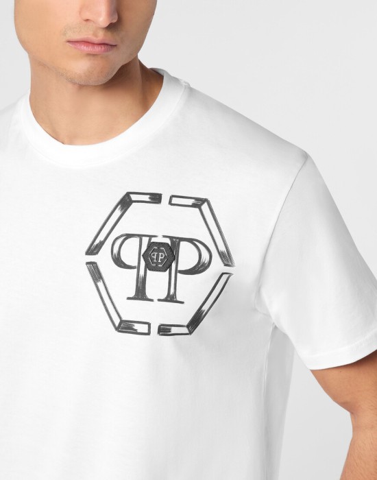 футболка  из проверенных материалов спереди