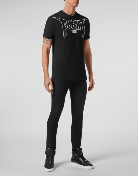 футболка  по цене 31202 руб вид справа