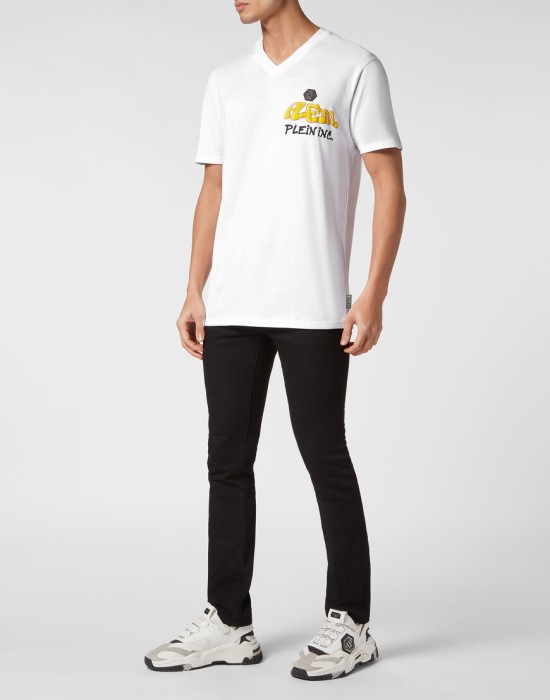 Товар белого цвета с внутренней стороны