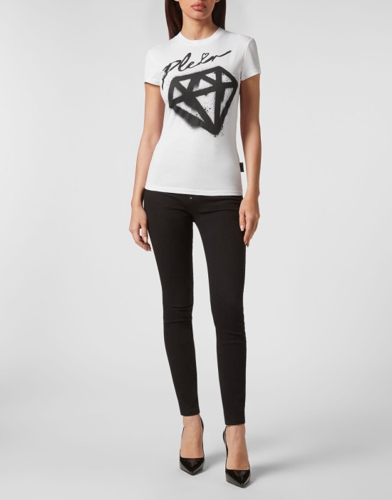 футболка  по цене 31655 руб вид справа