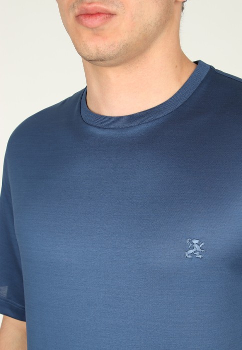 футболка  из италии вид сбоку