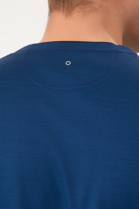 Товар синего цвета с внутренней стороны