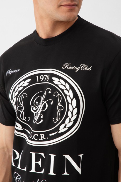 футболка  из америки вид сбоку